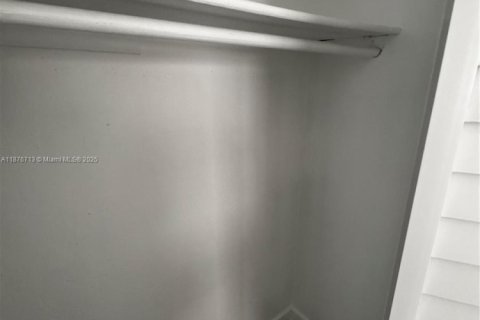 Condominio en alquiler en Hollywood, Florida, 2 dormitorios, 83.61 m2 № 1923614 - foto 4