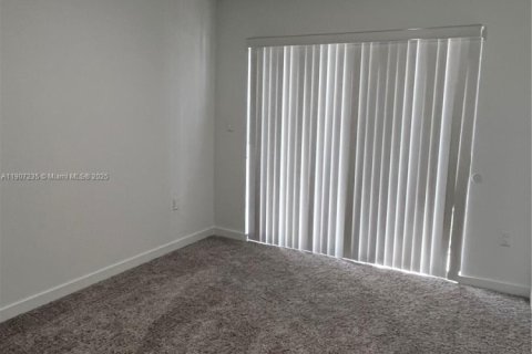 Townhouse in Homestead, Florida 4 bedrooms, 129.88 sq.m. № 1963651 - photo 11