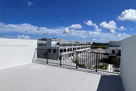 Townhouse in Homestead, Florida 4 bedrooms, 129.88 sq.m. № 1963651 - photo 14