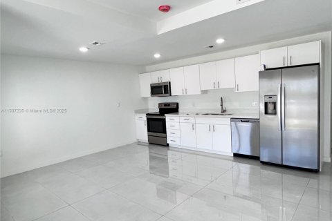 Townhouse in Homestead, Florida 4 bedrooms, 129.88 sq.m. № 1963651 - photo 6