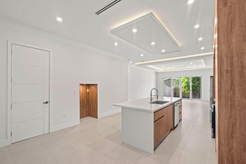 Propiedad comercial en venta en Fort Lauderdale, Florida, 397.81 m2 № 2407318 - foto 6