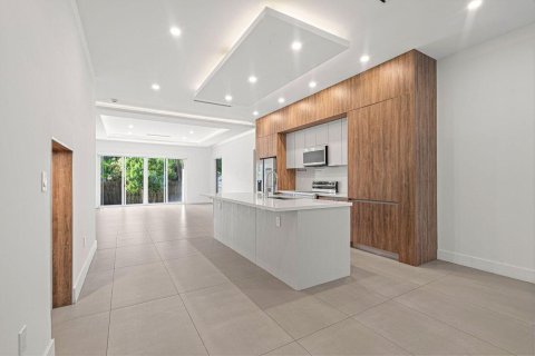 Propiedad comercial en venta en Fort Lauderdale, Florida, 397.81 m2 № 2407318 - foto 8