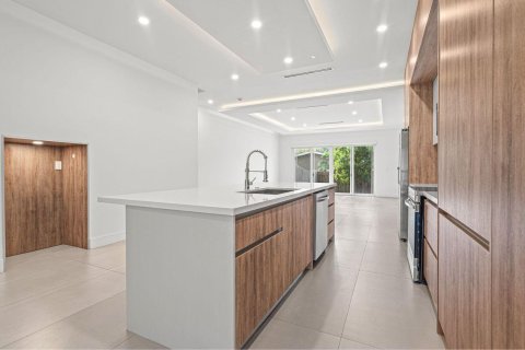 Propiedad comercial en venta en Fort Lauderdale, Florida, 397.81 m2 № 2407318 - foto 4