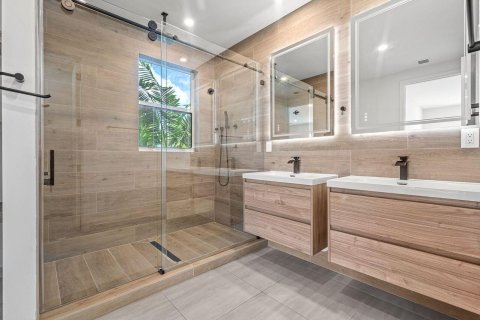 Propiedad comercial en venta en Fort Lauderdale, Florida, 397.81 m2 № 2407318 - foto 13