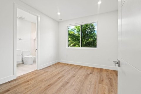 Propiedad comercial en venta en Fort Lauderdale, Florida, 397.81 m2 № 2407318 - foto 24