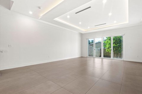Propiedad comercial en venta en Fort Lauderdale, Florida, 397.81 m2 № 2407318 - foto 11