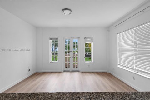 Condominio en alquiler en Miami Beach, Florida, 1 dormitorio, 53.42 m2 № 1931427 - foto 3