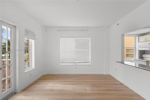 Condo in Miami Beach, Florida, 1 bedroom  № 1931427 - photo 5