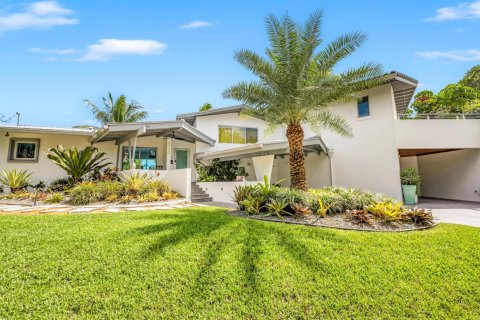 House in Fort Lauderdale, Florida 4 bedrooms, 285.49 sq.m. № 2389924