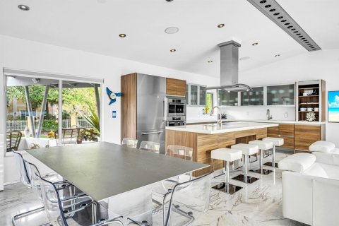 House in Fort Lauderdale, Florida 4 bedrooms, 285.49 sq.m. № 2389924 - photo 11