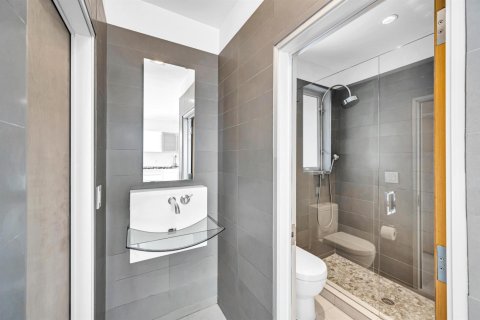 House in Fort Lauderdale, Florida 4 bedrooms, 285.49 sq.m. № 2389924 - photo 30