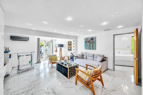 House in Fort Lauderdale, Florida 4 bedrooms, 285.49 sq.m. № 2389924 - photo 18