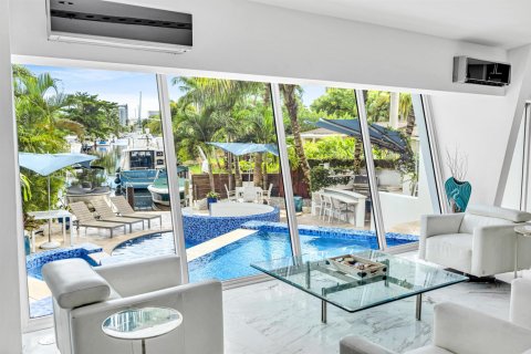 House in Fort Lauderdale, Florida 4 bedrooms, 285.49 sq.m. № 2389924 - photo 5