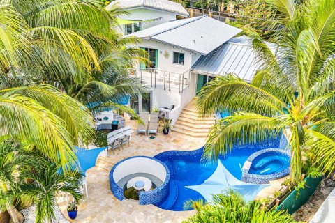 House in Fort Lauderdale, Florida 4 bedrooms, 285.49 sq.m. № 2389924 - photo 6