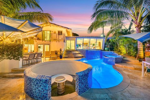 House in Fort Lauderdale, Florida 4 bedrooms, 285.49 sq.m. № 2389924 - photo 2