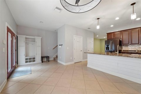 Townhouse in Saint Petersburg, Florida 4 bedrooms, 213.68 sq.m. № 1879354 - photo 12