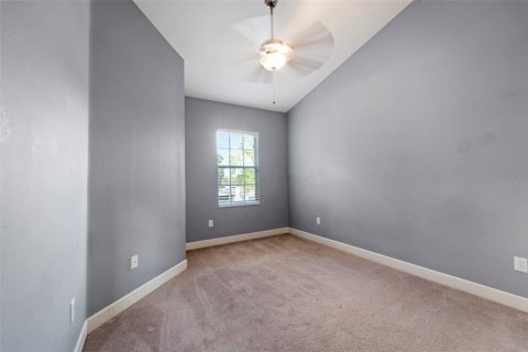 Townhouse in Saint Petersburg, Florida 4 bedrooms, 213.68 sq.m. № 1879354 - photo 25