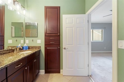 Townhouse in Saint Petersburg, Florida 4 bedrooms, 213.68 sq.m. № 1879354 - photo 23