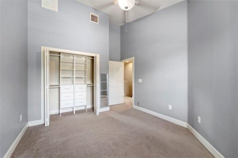 Townhouse in Saint Petersburg, Florida 4 bedrooms, 213.68 sq.m. № 1879354 - photo 26