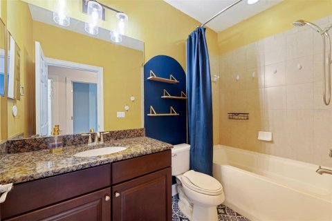 Townhouse in Saint Petersburg, Florida 4 bedrooms, 213.68 sq.m. № 1879354 - photo 27