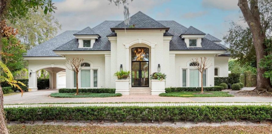 House in Winter Park, Florida 6 bedrooms, 594.2 sq.m. № 2232210