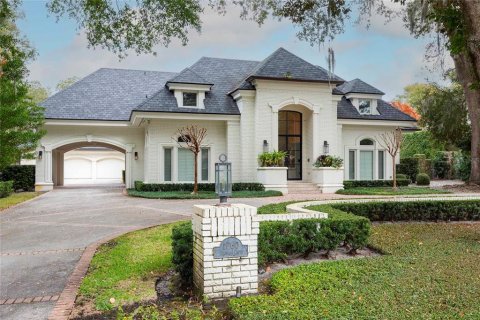 House in Winter Park, Florida 6 bedrooms, 594.2 sq.m. № 2232210 - photo 2
