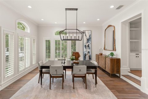 House in Winter Park, Florida 6 bedrooms, 594.2 sq.m. № 2232210 - photo 9