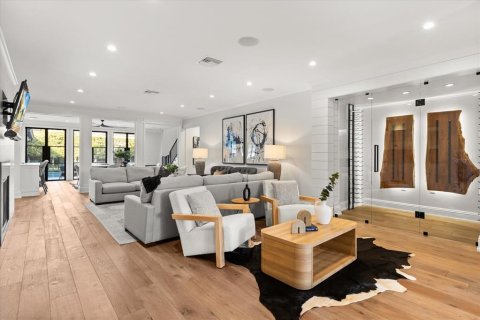 House in Winter Park, Florida 6 bedrooms, 594.2 sq.m. № 2232210 - photo 22