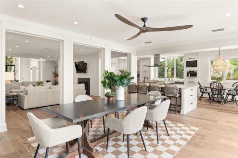 House in Winter Park, Florida 6 bedrooms, 594.2 sq.m. № 2232210 - photo 18