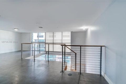 Condo in Miami, Florida, 2 bedrooms  № 2024051 - photo 17