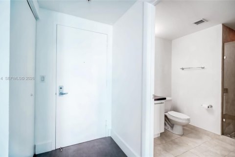 Condo in Miami, Florida, 2 bedrooms  № 2024051 - photo 4