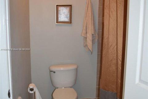 Condo in Homestead, Florida, 2 bedrooms № 1940810 - photo 9