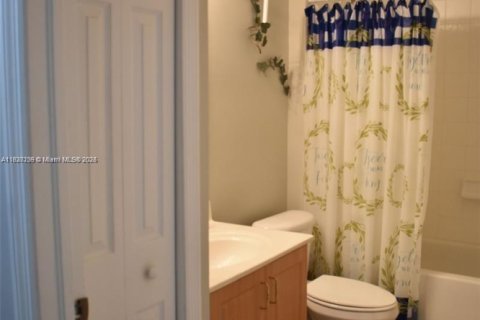 Condo in Homestead, Florida, 2 bedrooms № 1940810 - photo 4