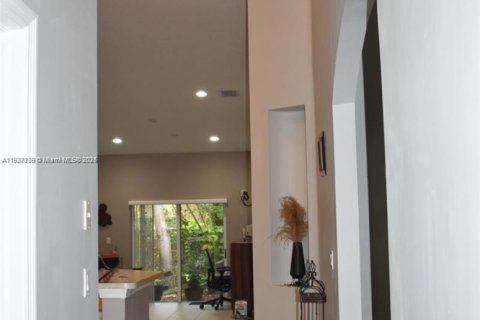 Condo in Homestead, Florida, 2 bedrooms № 1940810 - photo 11