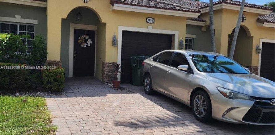 Condo in Homestead, Florida, 2 bedrooms № 1940810