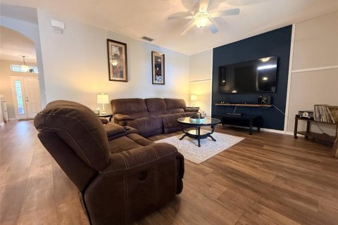 House in Apopka, Florida 3 bedrooms, 176.42 sq.m. № 2219587 - photo 14