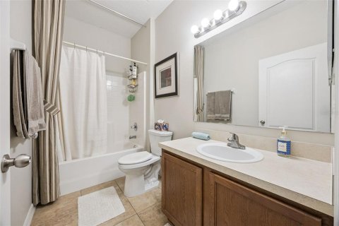 House in Apopka, Florida 3 bedrooms, 176.42 sq.m. № 2219587 - photo 29