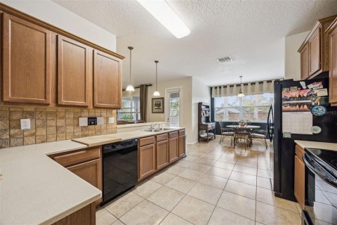 House in Apopka, Florida 3 bedrooms, 176.42 sq.m. № 2219587 - photo 18