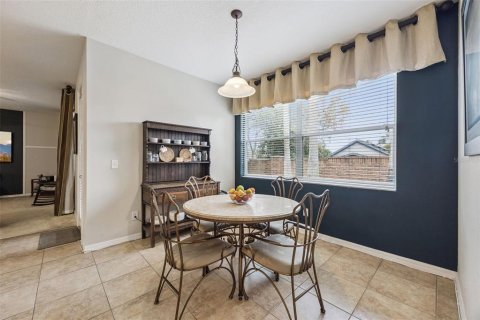 House in Apopka, Florida 3 bedrooms, 176.42 sq.m. № 2219587 - photo 17