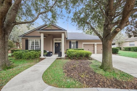 House in Apopka, Florida 3 bedrooms, 176.42 sq.m. № 2219587