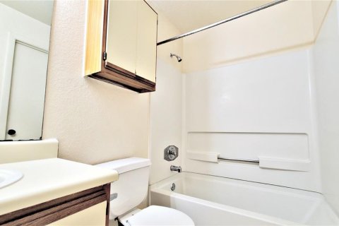 Condominio en alquiler en Altamonte Springs, Florida, 1 dormitorio, 71.63 m2 № 1869313 - foto 10