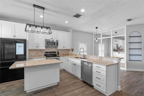 Casa en venta en Orlando, Florida, 4 dormitorios, 137.87 m2 № 1900036 - foto 3
