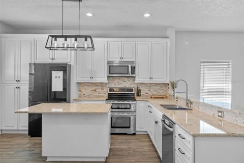Casa en venta en Orlando, Florida, 4 dormitorios, 137.87 m2 № 1900036 - foto 4