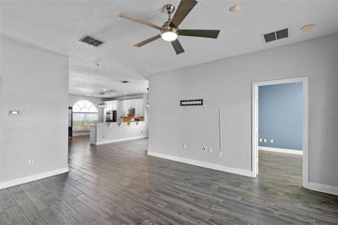 Casa en venta en Orlando, Florida, 4 dormitorios, 137.87 m2 № 1900036 - foto 10