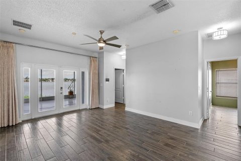 Casa en venta en Orlando, Florida, 4 dormitorios, 137.87 m2 № 1900036 - foto 14