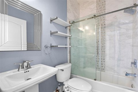 Casa en venta en Orlando, Florida, 4 dormitorios, 137.87 m2 № 1900036 - foto 23