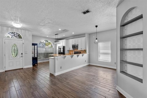 Casa en venta en Orlando, Florida, 4 dormitorios, 137.87 m2 № 1900036 - foto 2