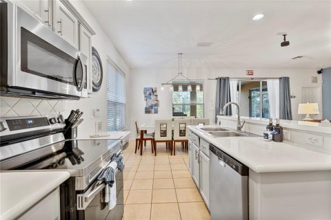 House in Davenport, Florida 5 bedrooms, 216.65 sq.m. № 1534908 - photo 4