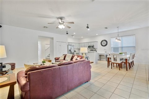 House in Davenport, Florida 5 bedrooms, 216.65 sq.m. № 1534908 - photo 17