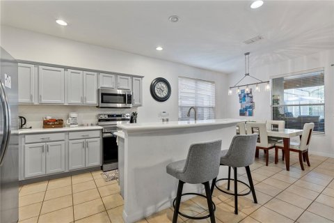 House in Davenport, Florida 5 bedrooms, 216.65 sq.m. № 1534908 - photo 7